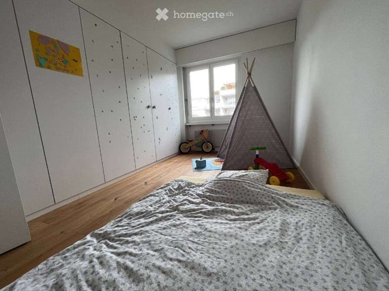 5.5-Zimmer-Wohnung nahe Biel: Balkon, Pool & Spielwiese (3)