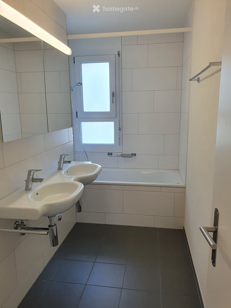 2.5-Zimmer-Wohnung mit Balkon und Seeblick in Richterswil (3)