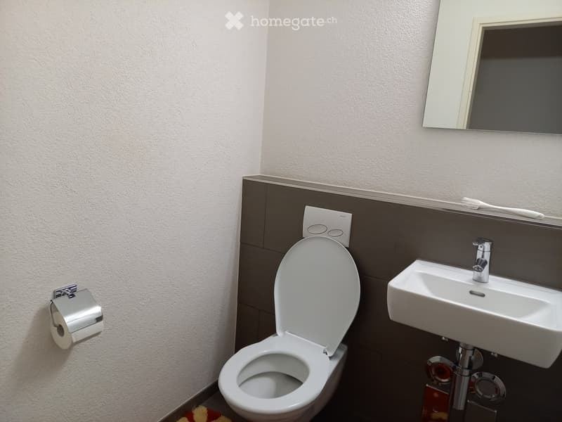 Schönes möbliertes Zimmer in 5er WG mit schöner Aussicht (3)