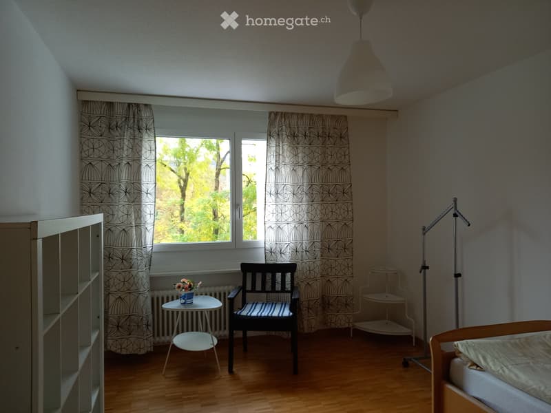 Schönes möbliertes Zimmer in 5er WG mit schöner Aussicht (4)