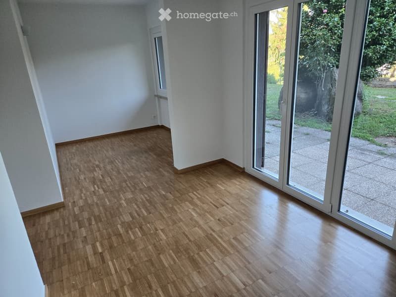 4.5, con ampio giardino privato e due posteggi (3)