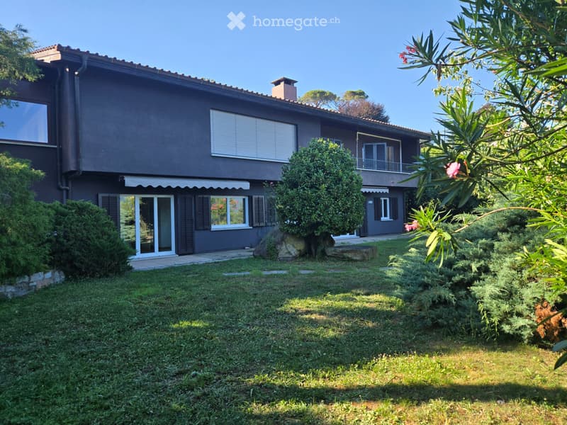 4.5, con ampio giardino privato e due posteggi (1)