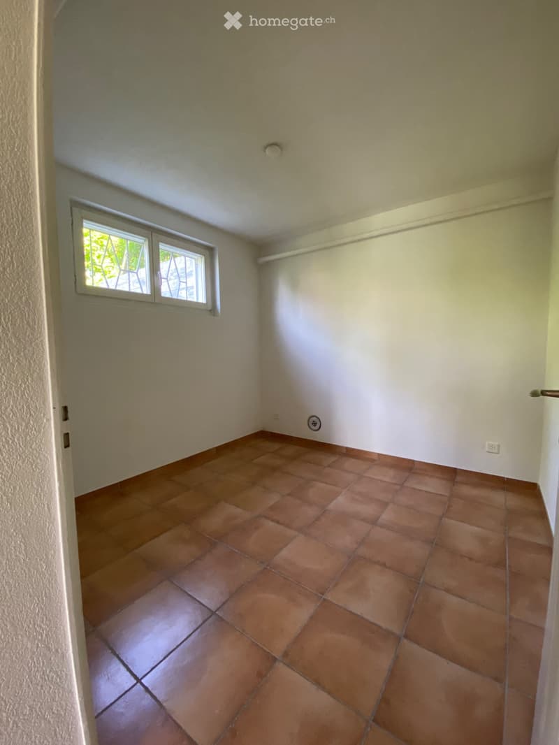 2,5 Zimmer Wohnung mit Sitzplatz in Einfamilienhaus (3)
