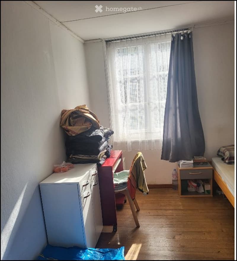 Ab sofort ist ein WG-Zimmer im Zentrum von Uster verfügbar. (5)