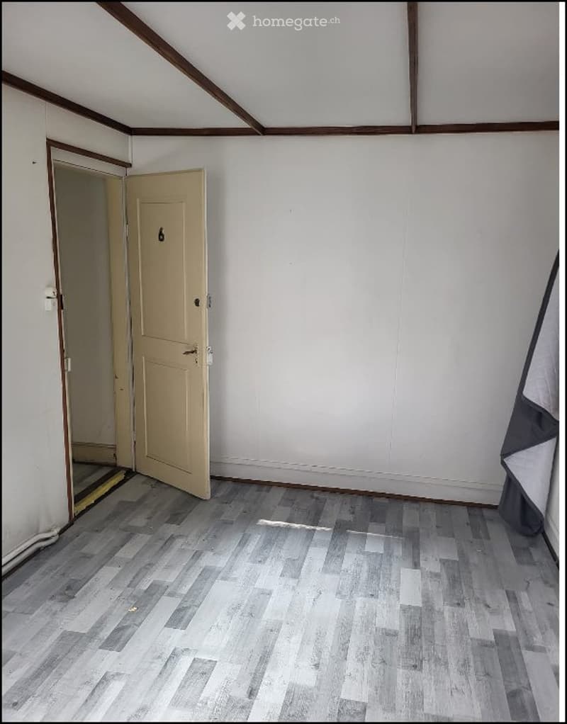 Ab sofort ist ein WG-Zimmer im Zentrum von Uster verfügbar. (3)
