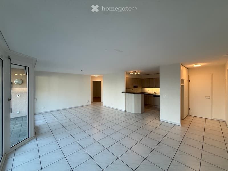 3.5-Zimmer-Gartenwohnung mit und sonnigem Sitzplatz (2)