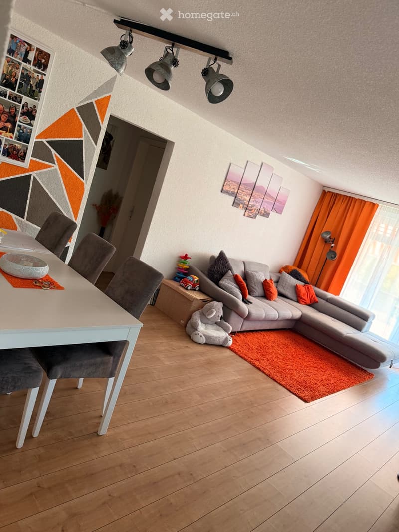 Sonnige und Ruhige 4,5 Zimmer Wohnung (1)