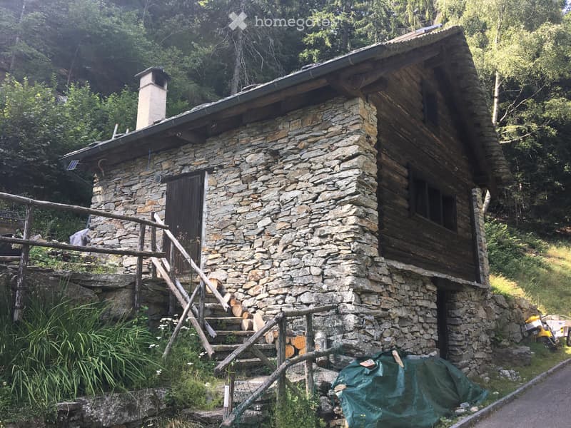 Rustico in valle di Blenio 1200m (2)