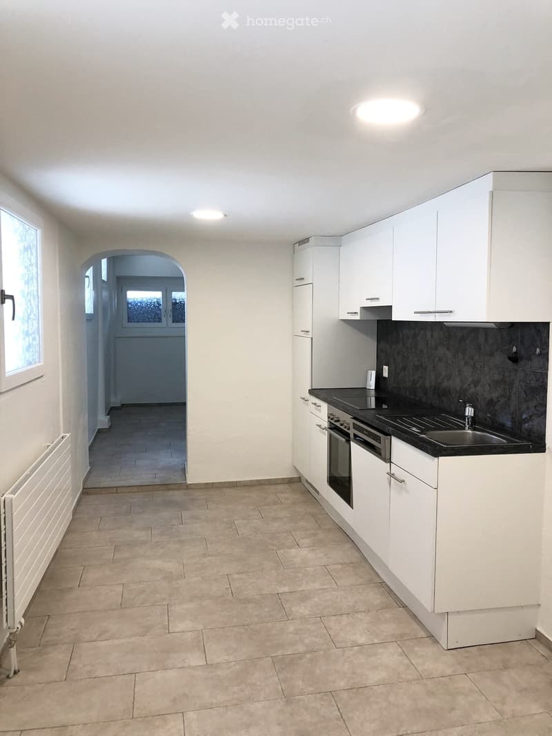 Schöne 2.5 Zimmerwohnung zu Vermieten im EG (2)
