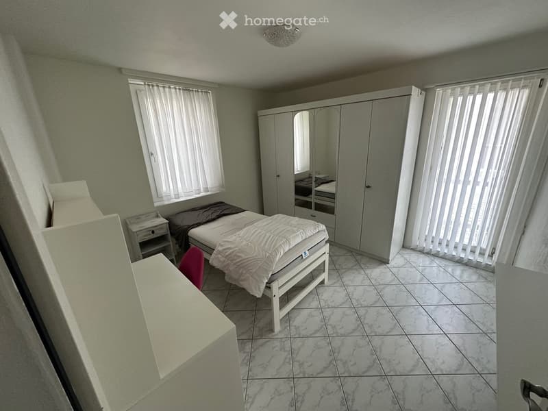 Schöne 2.5 Zimmerwohnung zu Vermieten im EG (4)