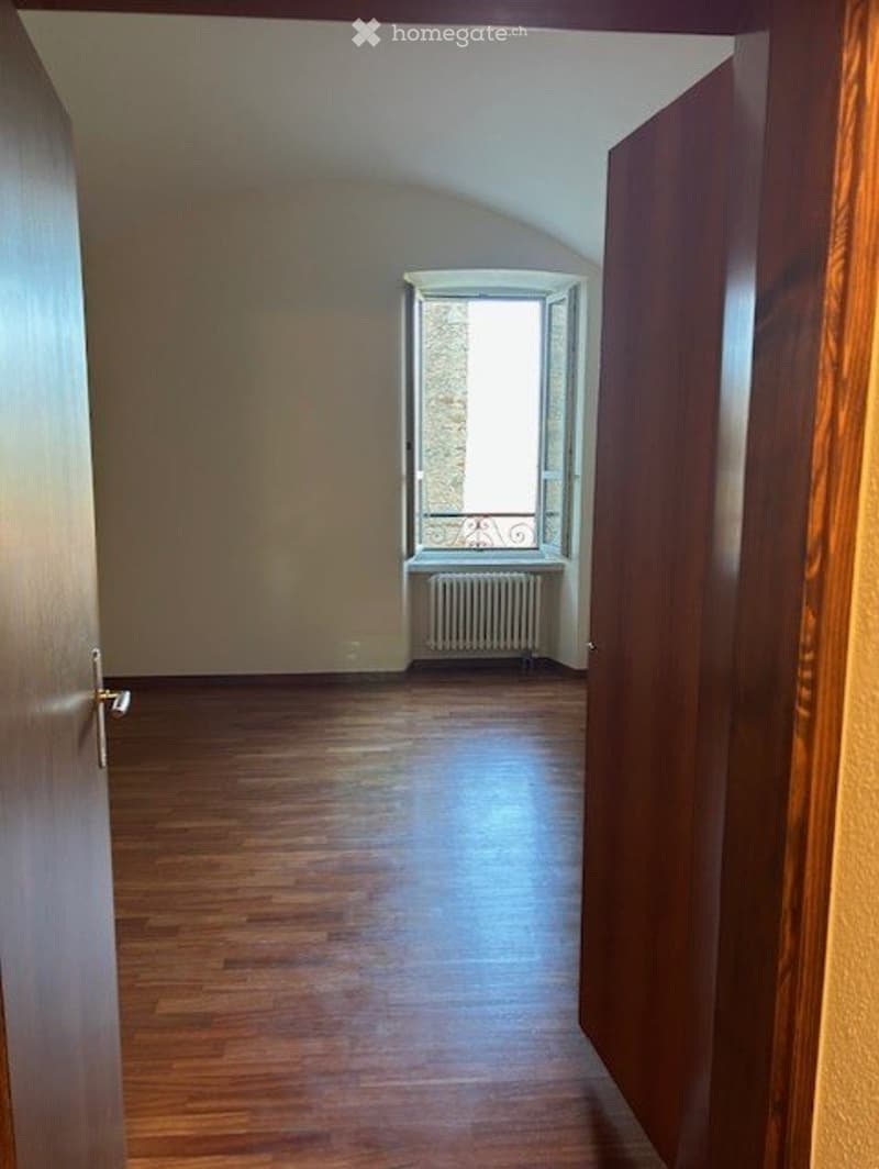 Pura: 4.5 locali a PT, tranquillo, soleggiato e molto fresco (4)
