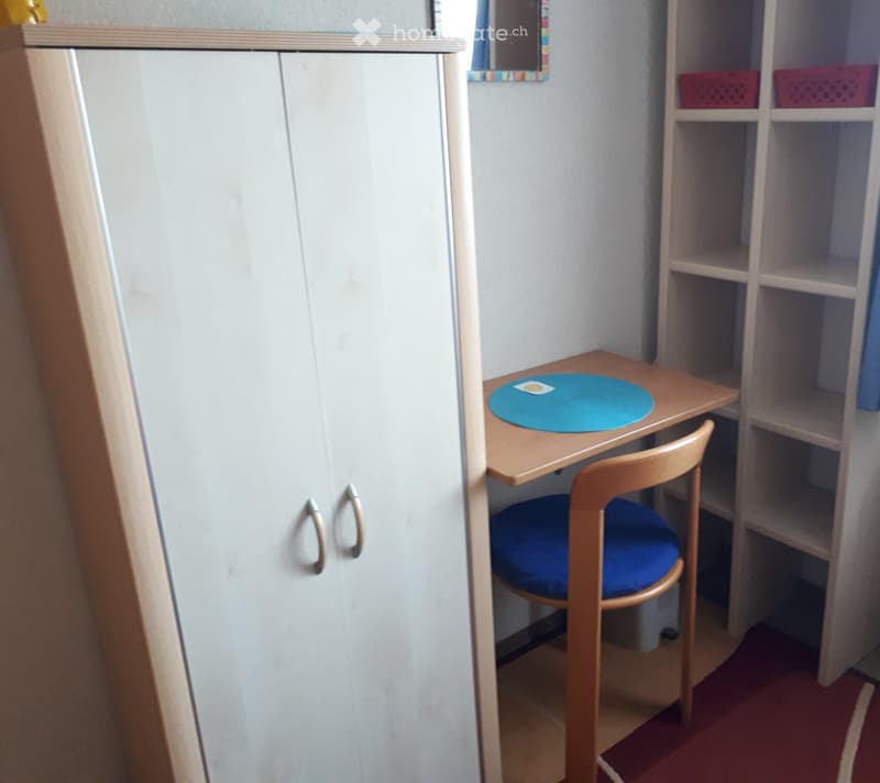 möbliertes Zimmer mit gratis Parkplatz (2)