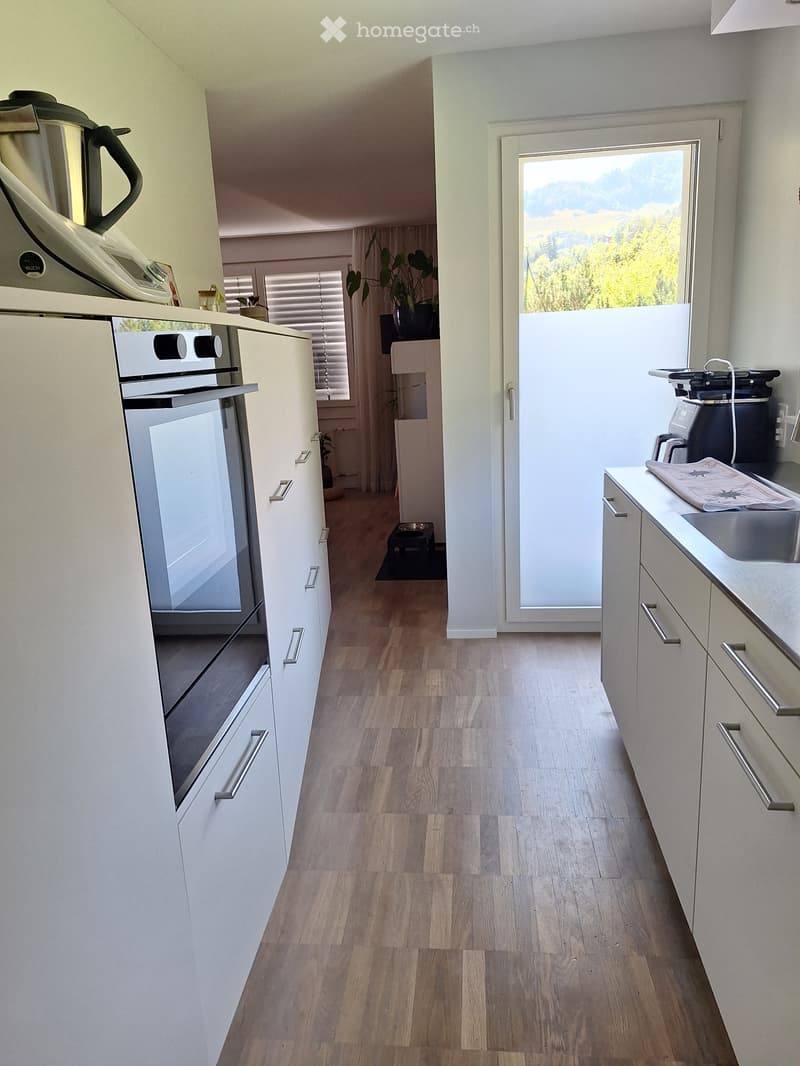 Helle 4.5-Zimmer-Wohnung mit traumhafter See- und Bergsicht (4)