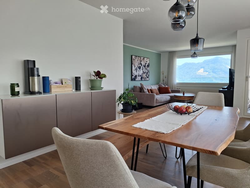 Helle 4.5-Zimmer-Wohnung mit traumhafter See- und Bergsicht (1)