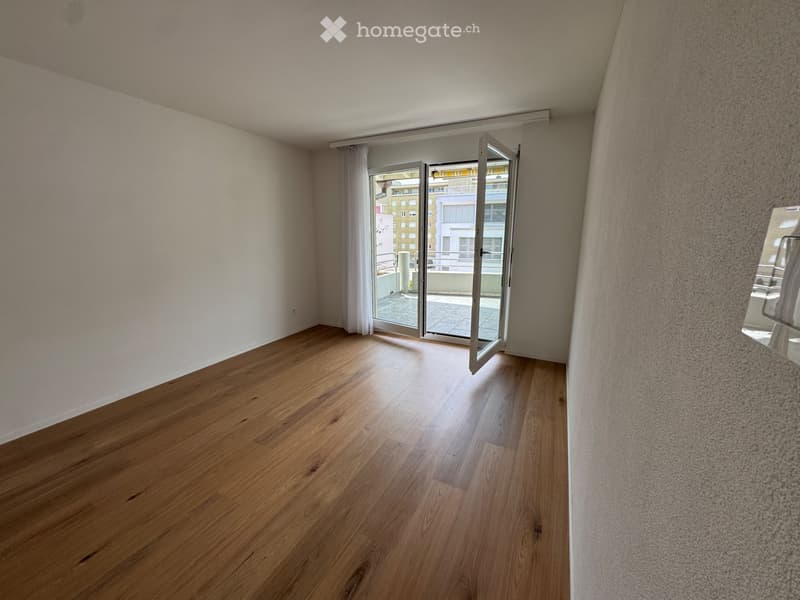 Exklusive 3.5 Zimmer-Wohung mit grossem Balkon. (4)