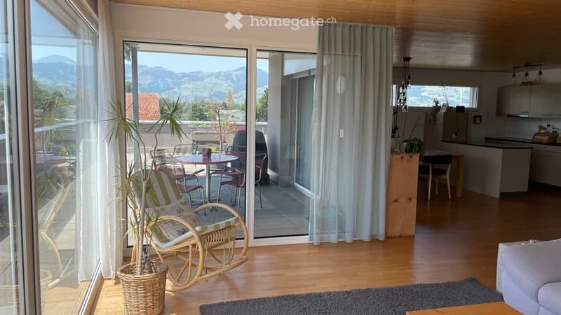 3.5-Zi-Attikawohnung mit grosser Dachterrasse + Einzelgarage (5)