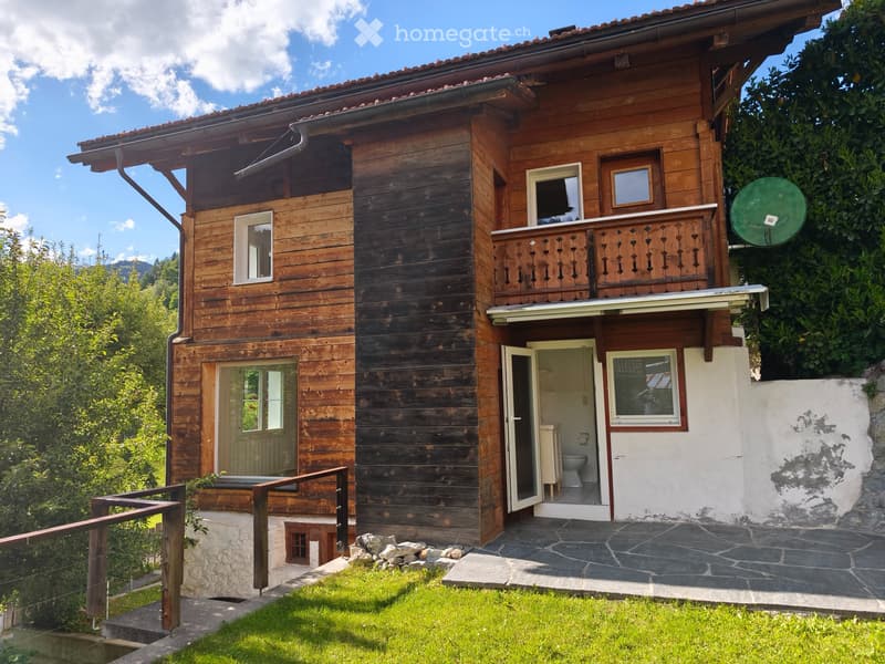 In RUEUN (bei ILANZ) 5 1/2 Zi.Wohnung (110 m2) (1)