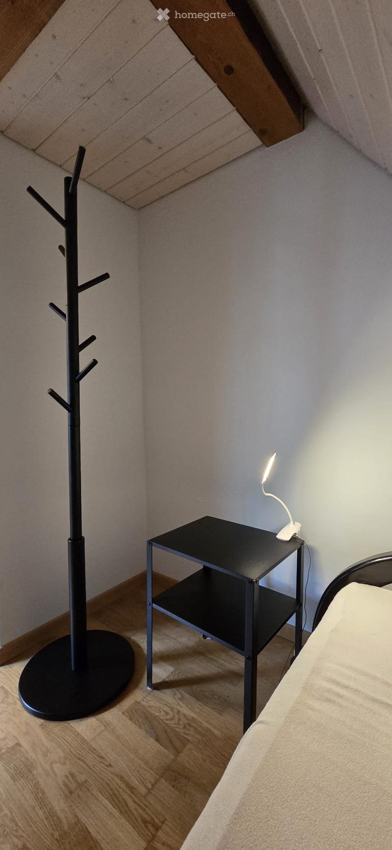 Charmantes Dachzimmer in Evilard/Leubringen zu vermieten (3)