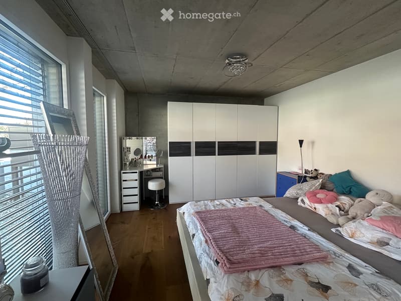 Moderne 2.5-Zimmer-Wohnung mit offenem Wohnkonzept (4)