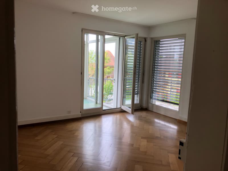 3.5 Zimmer Altbauwohnung mit Wintergarten und Balkon (1)