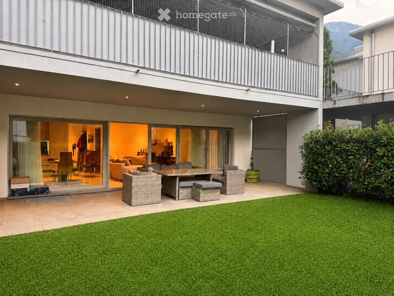 2.5 locali con giardino, terrazza e 2 posteggi a Grono (1)