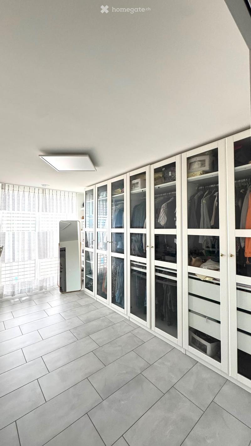 Moderne Wohnung mit grossem Balkon (7)