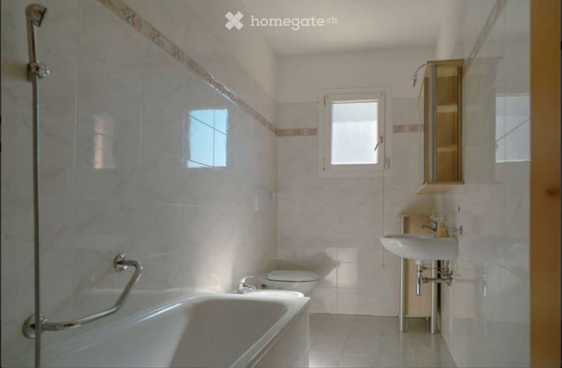 Casa di testa in zona residenziale (5)
