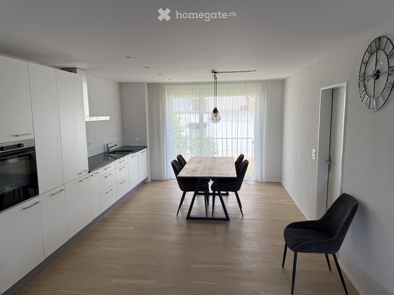 *Möblierte moderne 2.5-Zimmerwhg. zu vermieten* *befristet* (2)
