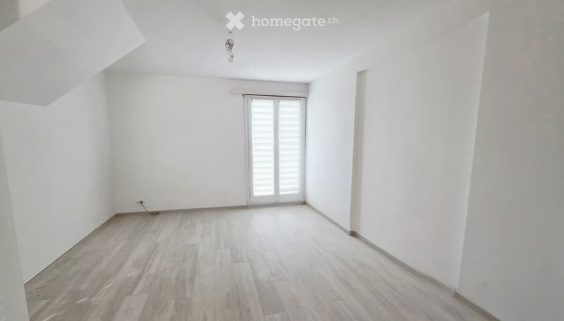 Affittasi luminoso monolocale con terrazzo (2)