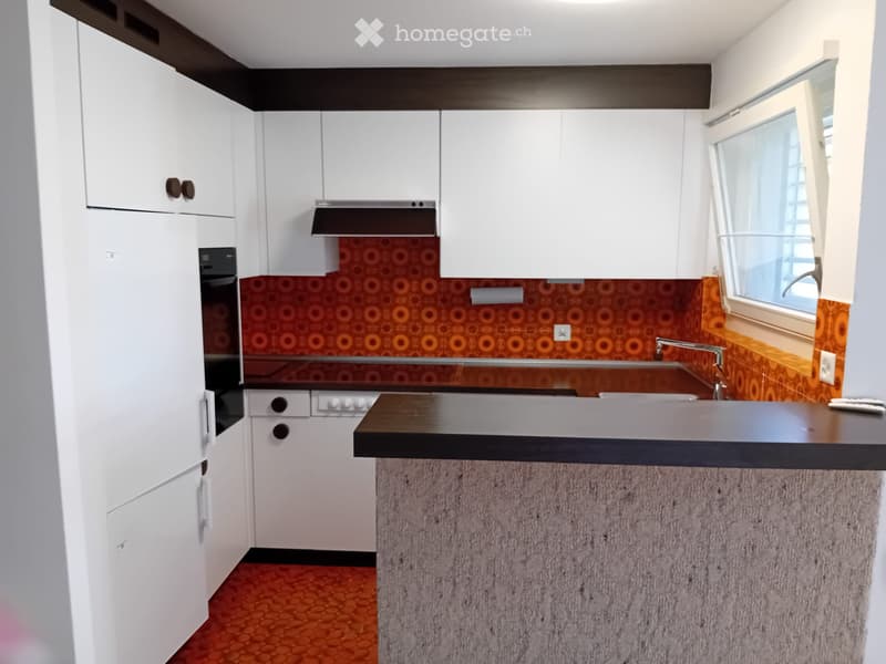 Helle 3½-Zimmer-Wohnung mit offener Küche und Parkplatz (3)