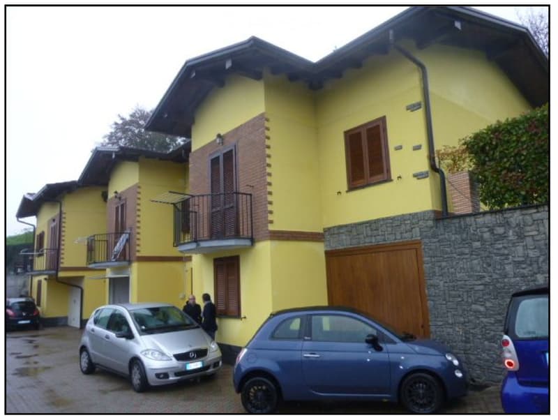 Vendo graziosa villetta a schiera immersa nel verde (2)