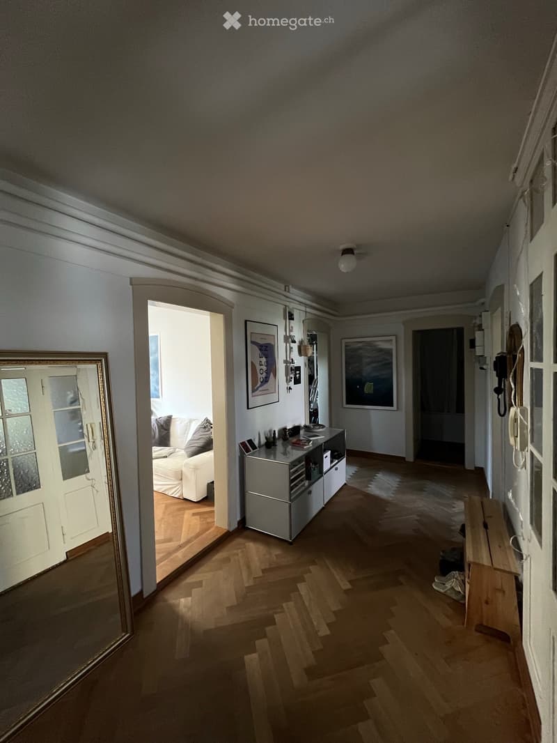 Helle 4.5-Zimmer-Altbauwohnung im beliebten Loreto-Quartier (3)