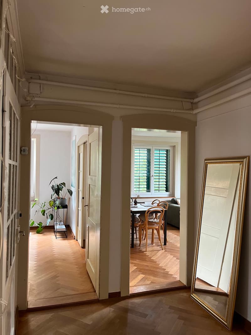Helle 4.5-Zimmer-Altbauwohnung im beliebten Loreto-Quartier (2)