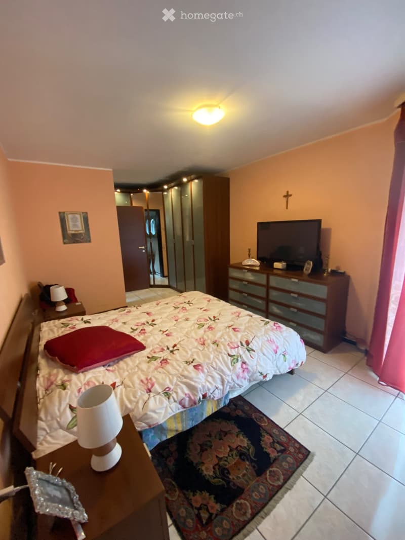 Vendesi villetta di 6.5 locali con giardino 3/4 posteggi (3)