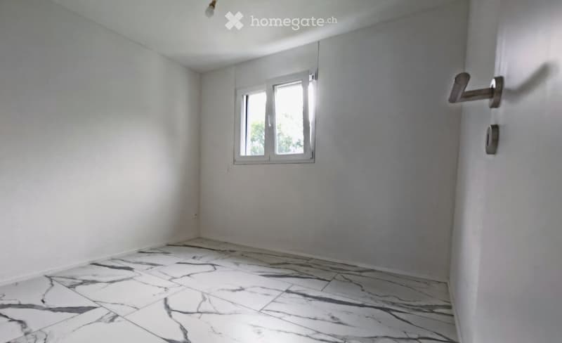 NUOVO E LUMINOSO 3.5 CON GRANDE GIARDINO PRIVATO A GORDUNO (3)