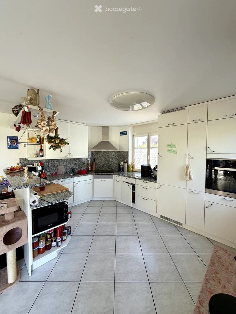 Liegenschaft mit Haupthaus und separater Wohnung (4)