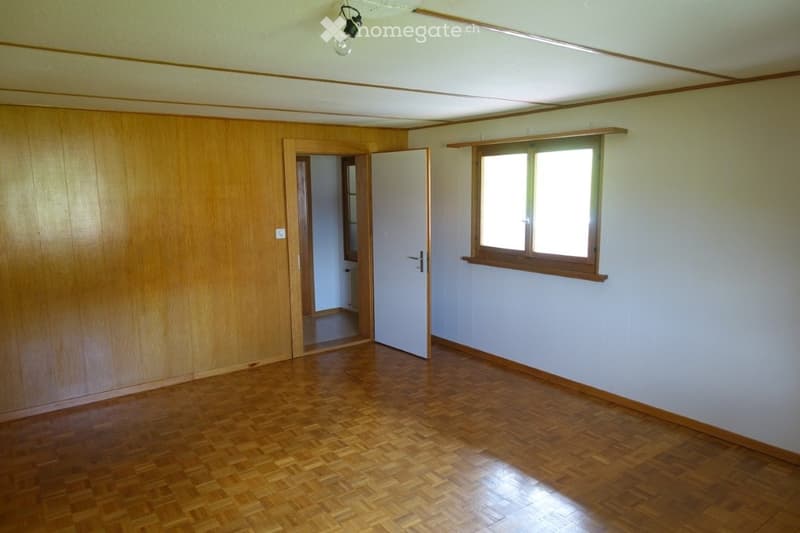 5,5 Zimmer Wohnung in Altbau Mehrfamilienhaus zu vermieten (4)