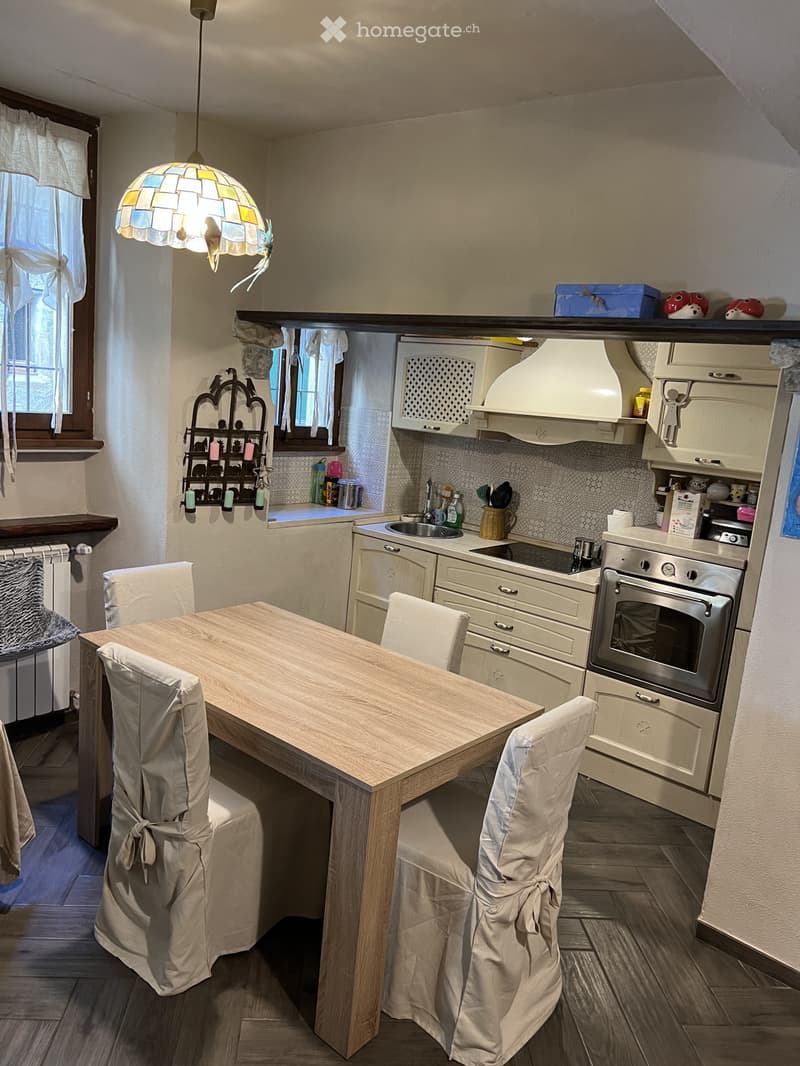 Casa di nucleo Riva San Vitale (1)