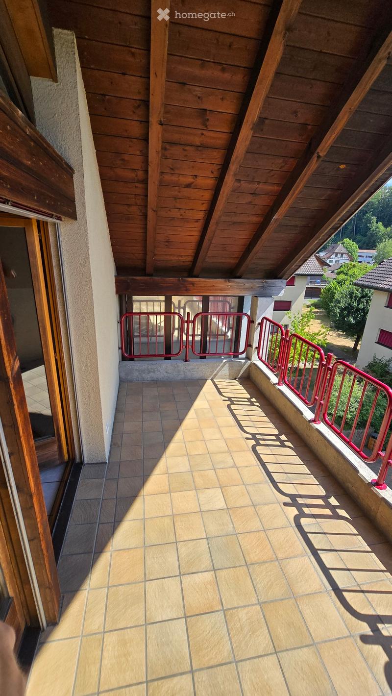 Charmante 1.5-Zimmer-Dachwohnung mit Galerie und Balkon (3)