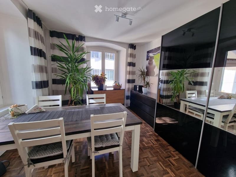 Charmante 2,5-Zimmer-Wohnung im Herzen von Chur (2)