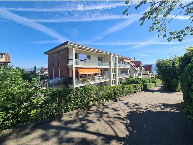 See- und Bergsicht, grossem Balkon und Einzelgarage (1)