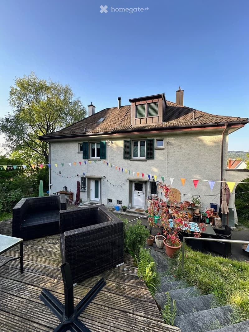Grosszügiges Dachzimmer in WG-Haus mit Garten in ZH-Höngg (1)