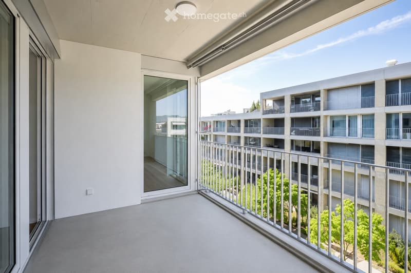 Topmoderne zentrale Wohnung in Suhr (5)