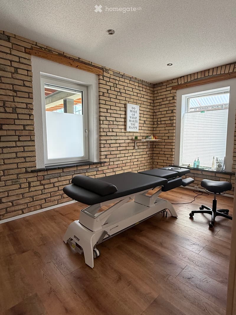 Spiez: Behandlungszimmer in Physiopraxis (3)
