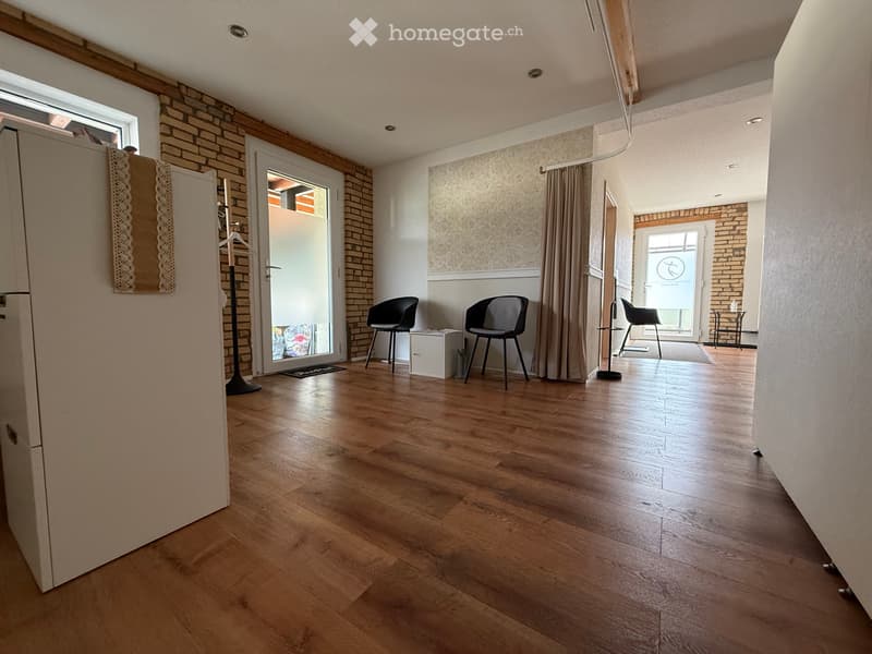 Spiez: Behandlungszimmer in Physiopraxis (1)