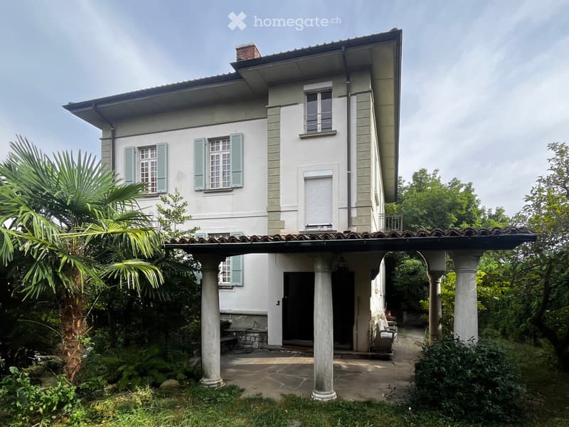 Elegante villa d'epoca degli anni '30 da valorizzare (1)