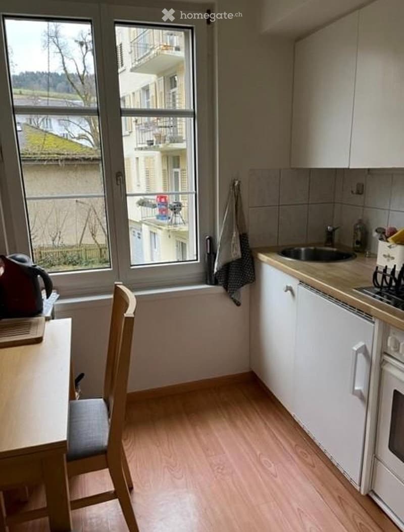 Charmante 2.5-Zimmer-Wohnung mit Balkon zentral in St.Gallen (3)