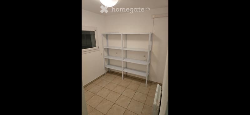 Cerco subentrante per locale/studio NO APPARTAMENTO! (2)