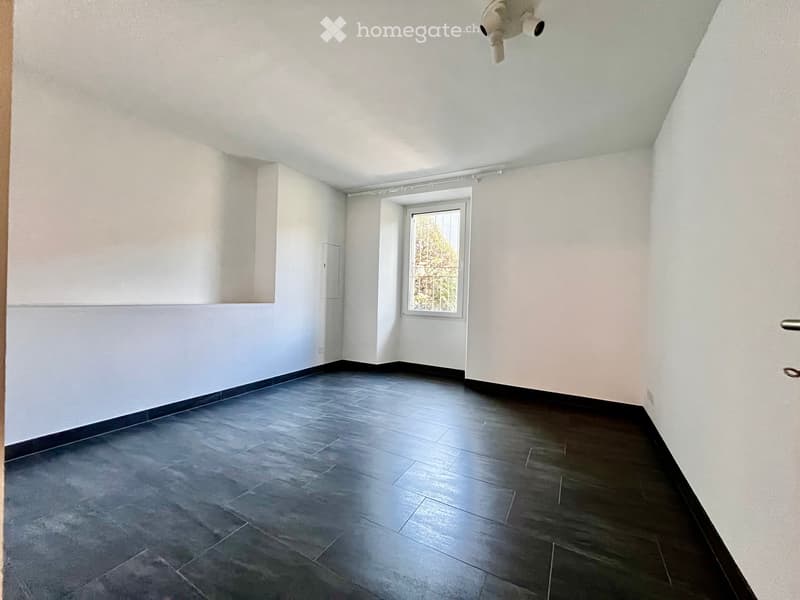 2.5 locali con ingresso indipendente, giardino e posto auto (3)
