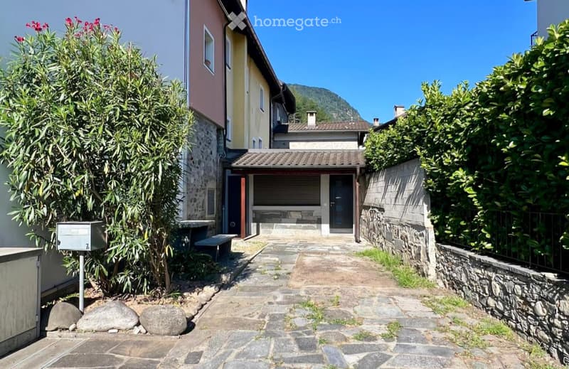 Casa di nucleo - 2.5 locali con giardino privato e posteggio (1)
